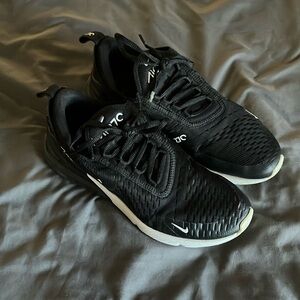 Gently worn 270’s nike